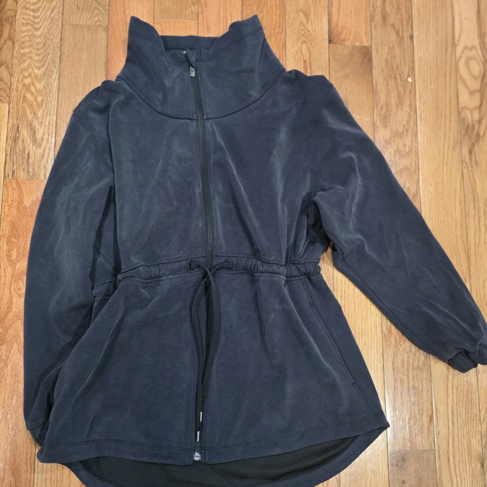 Lululemon Athletica Dark Gray Hooded Jacket - Picture 9 of 10